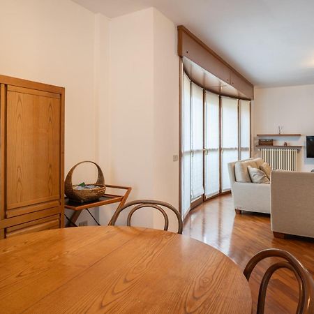 Spacious Bright Apartment Near City Center And Como Lake With Air Conditioning เลคโค ภายนอก รูปภาพ