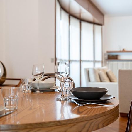 Spacious Bright Apartment Near City Center And Como Lake With Air Conditioning เลคโค ภายนอก รูปภาพ