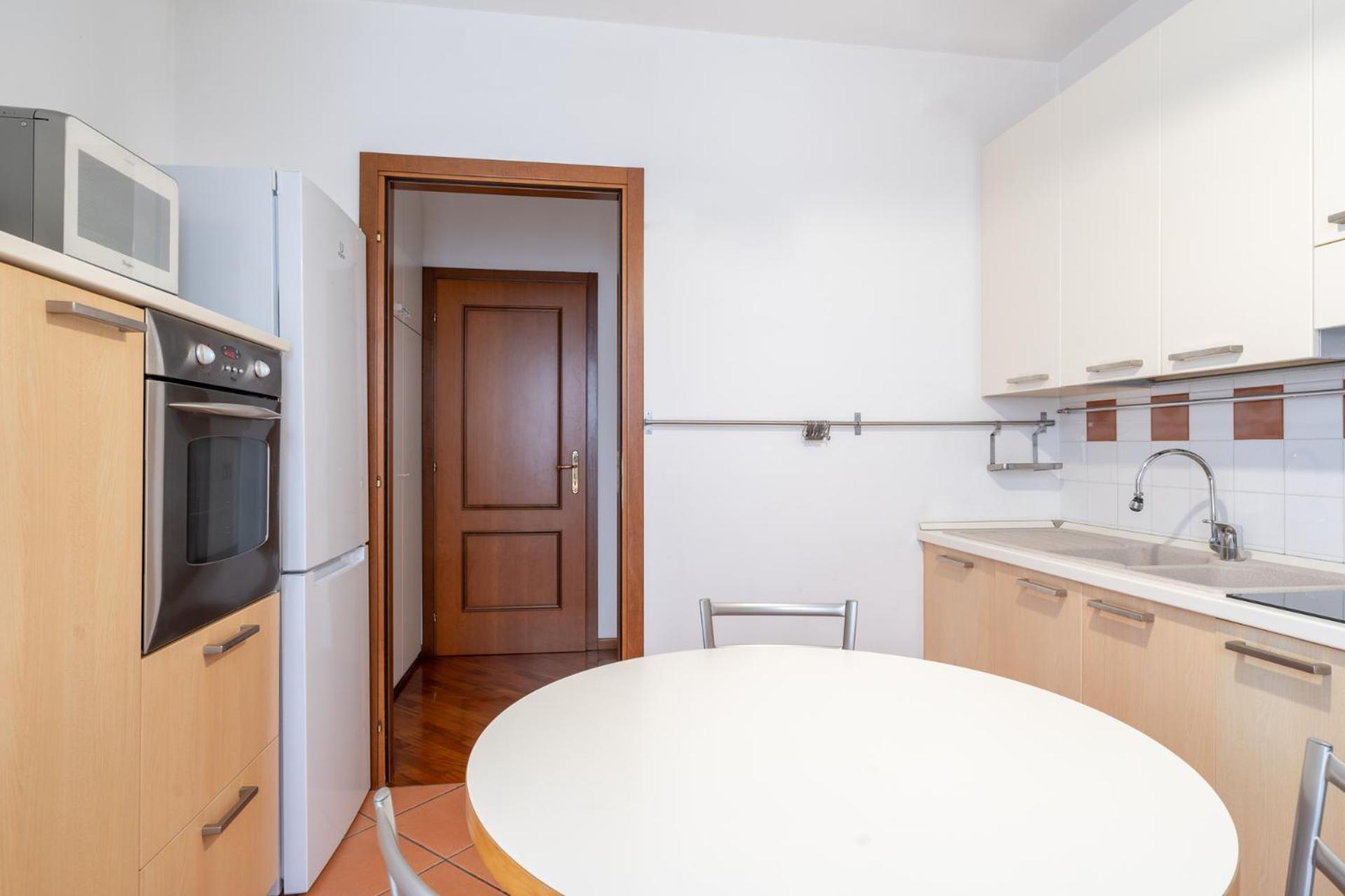 Spacious Bright Apartment Near City Center And Como Lake With Air Conditioning เลคโค ภายนอก รูปภาพ