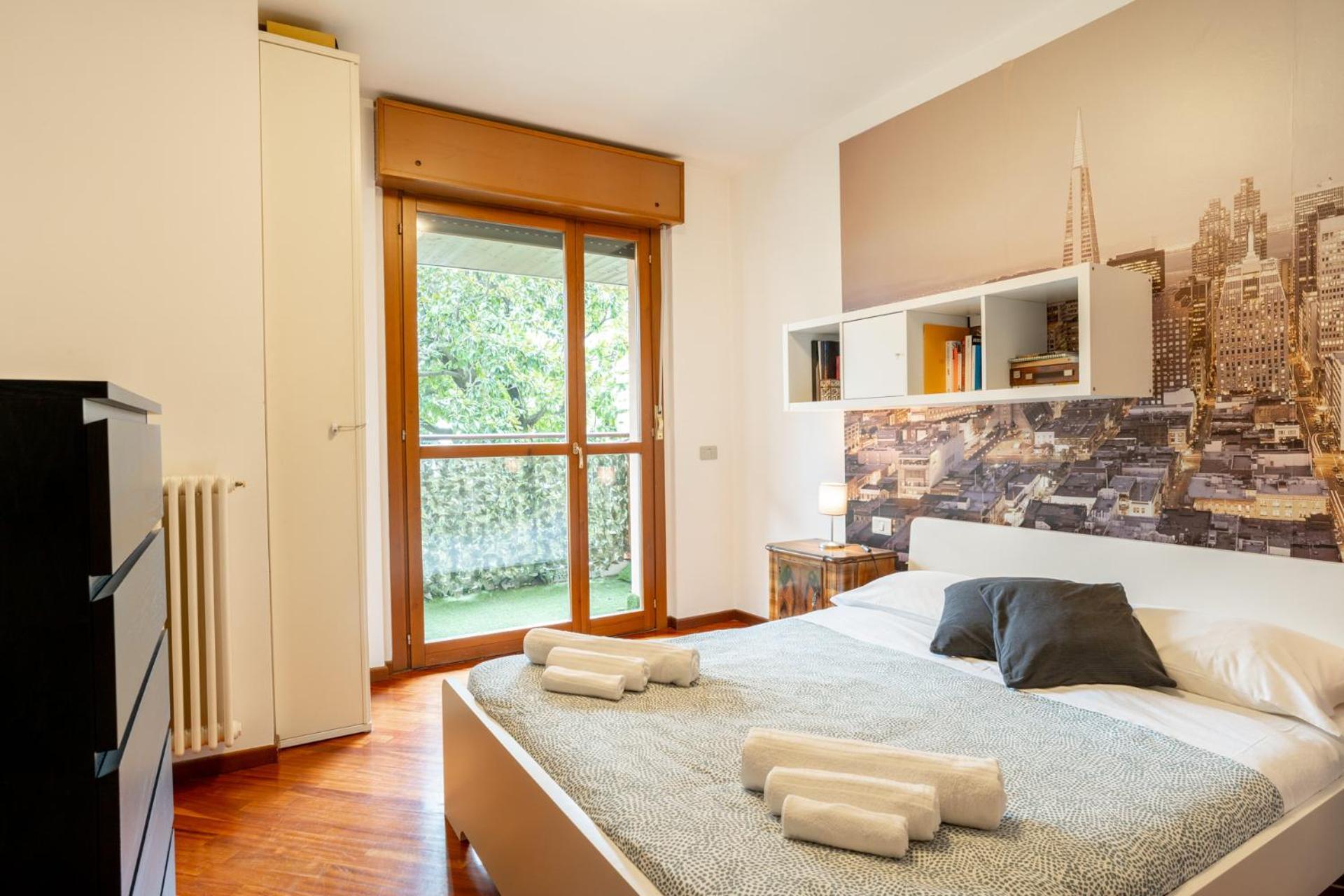 Spacious Bright Apartment Near City Center And Como Lake With Air Conditioning เลคโค ภายนอก รูปภาพ