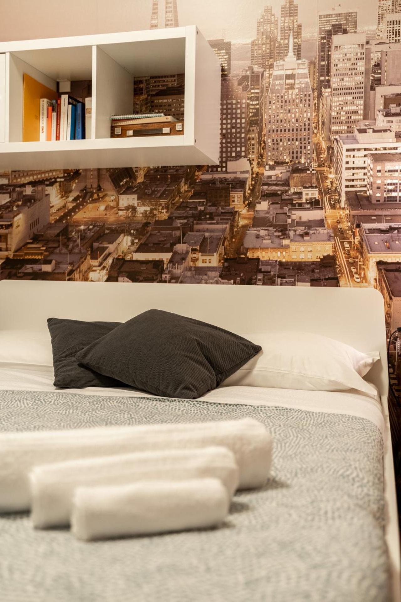 Spacious Bright Apartment Near City Center And Como Lake With Air Conditioning เลคโค ภายนอก รูปภาพ